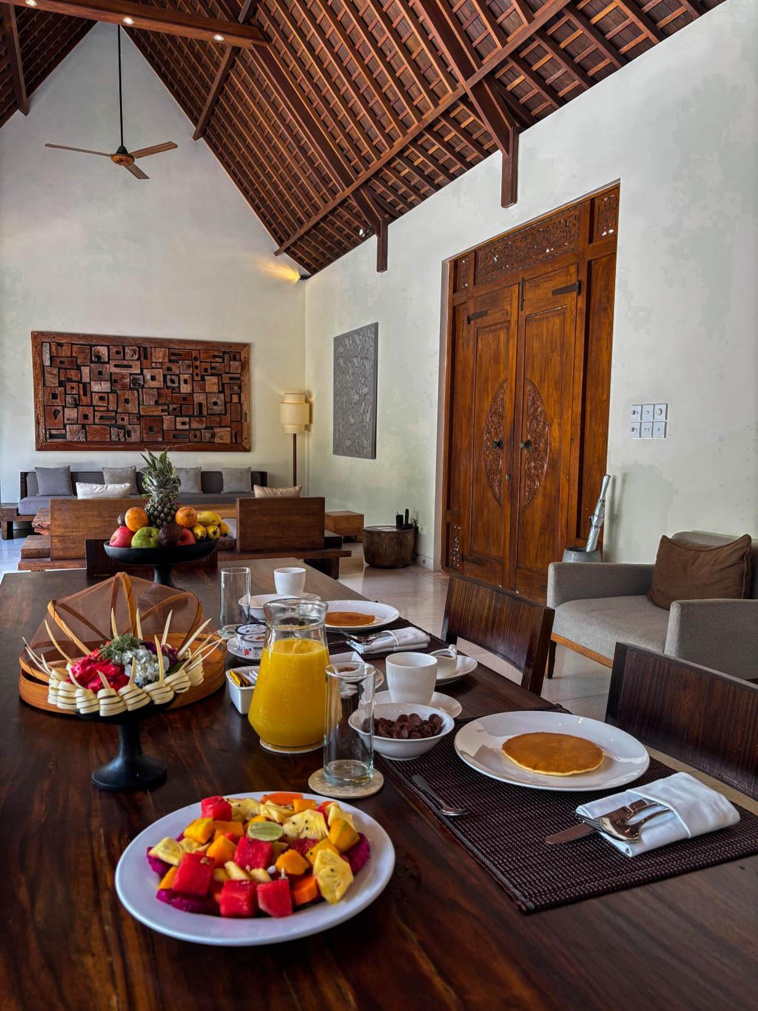 Nyaman Villas Seminyak Buitenkant foto
