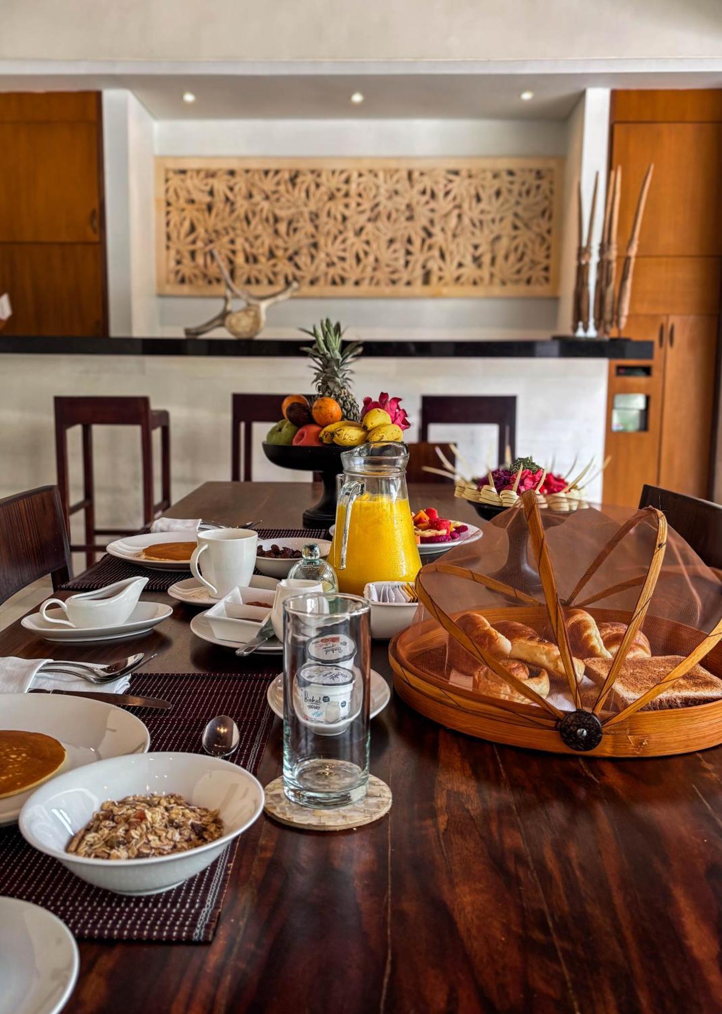 Nyaman Villas Seminyak Buitenkant foto