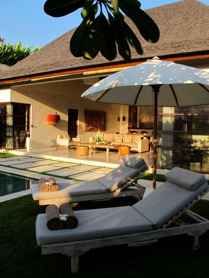 Nyaman Villas Seminyak Buitenkant foto
